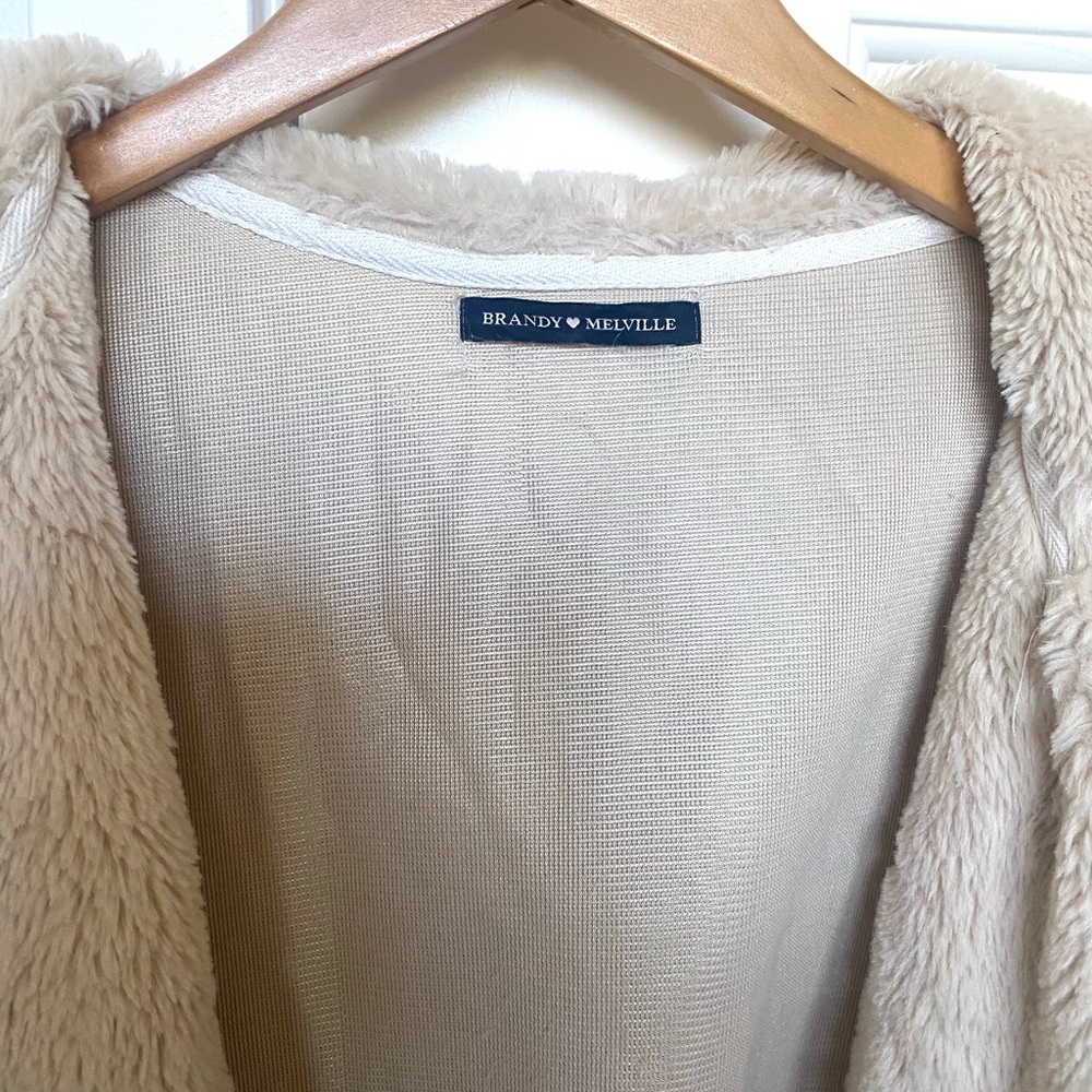 Brandy Melville Cream Teddy Hooded Faux Fur Jacket Coat - Picture 9 of 11